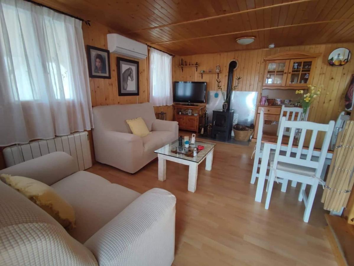 Cabana De Madera Especial Y Acogedora Cardenete Exterior foto