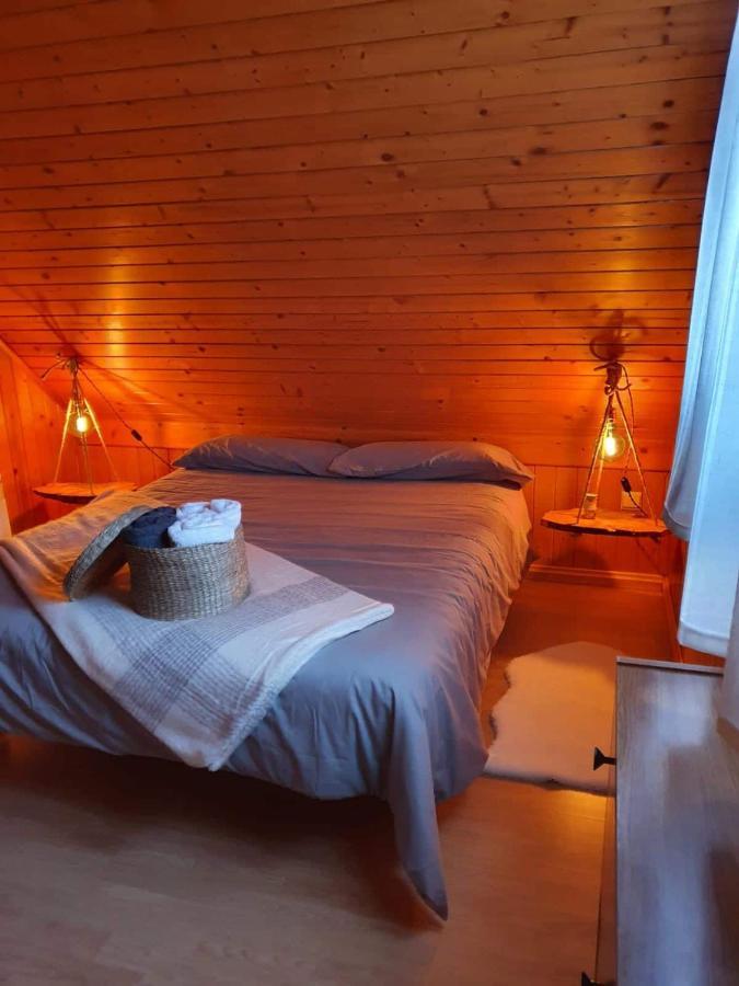 Cabana De Madera Especial Y Acogedora Cardenete Exterior foto