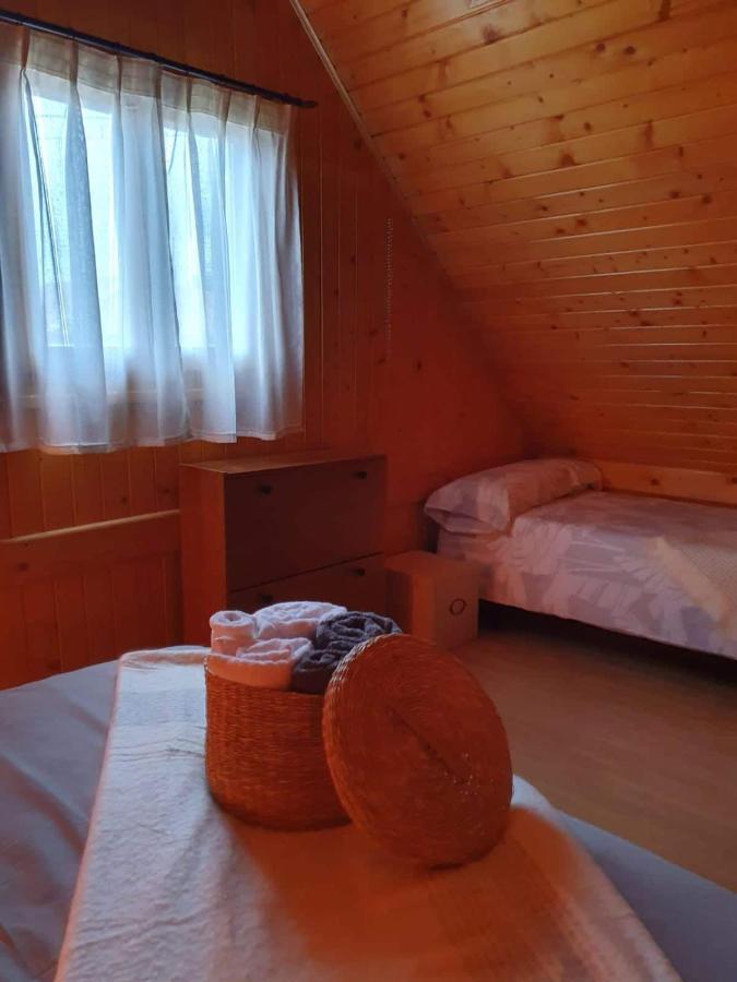 Cabana De Madera Especial Y Acogedora Cardenete Exterior foto