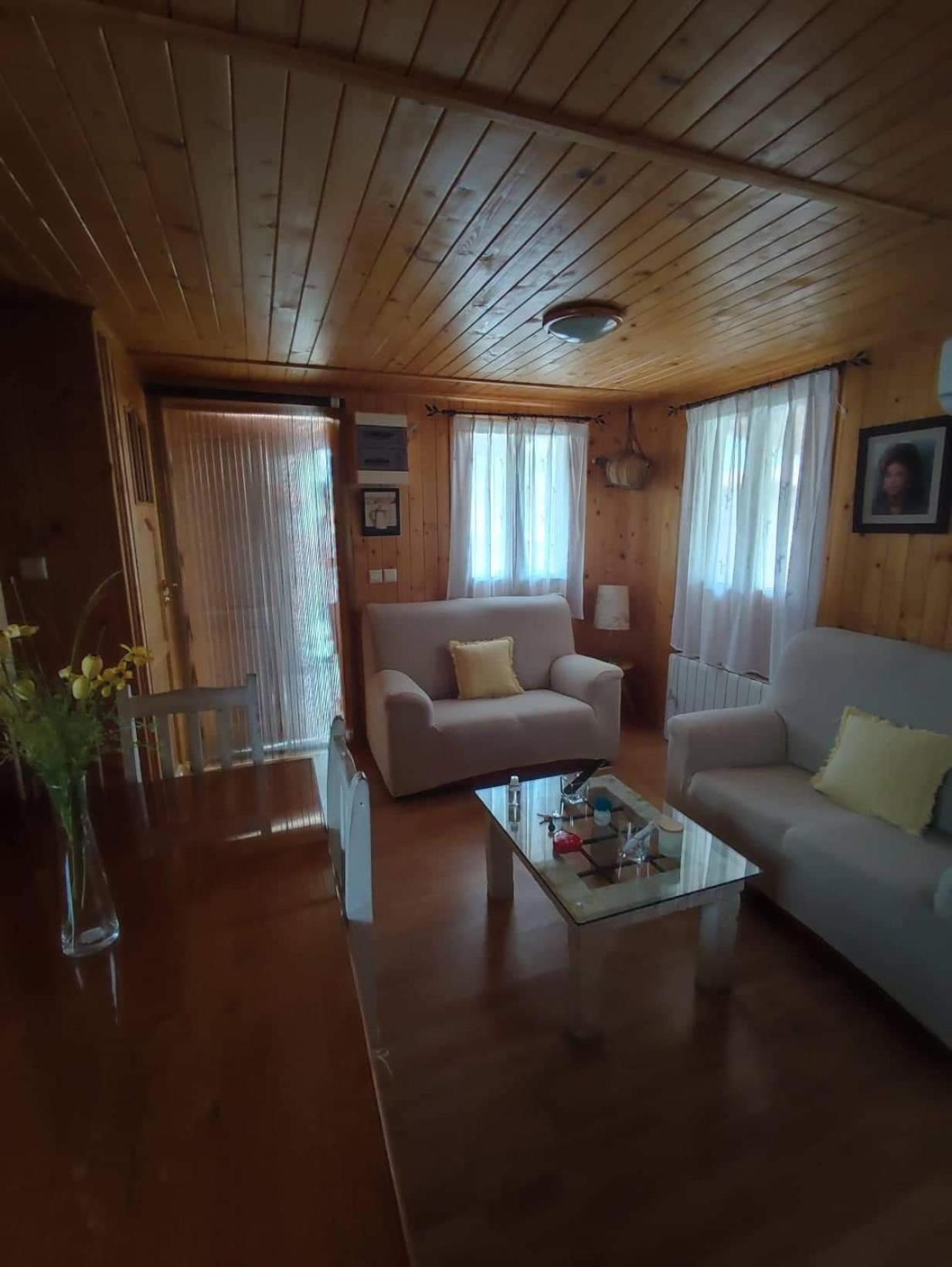 Cabana De Madera Especial Y Acogedora Cardenete Quarto foto