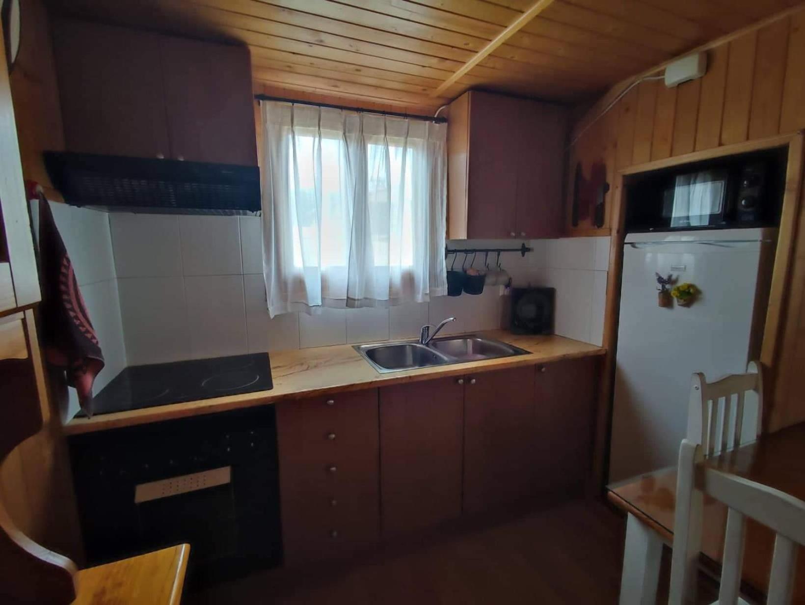 Cabana De Madera Especial Y Acogedora Cardenete Quarto foto